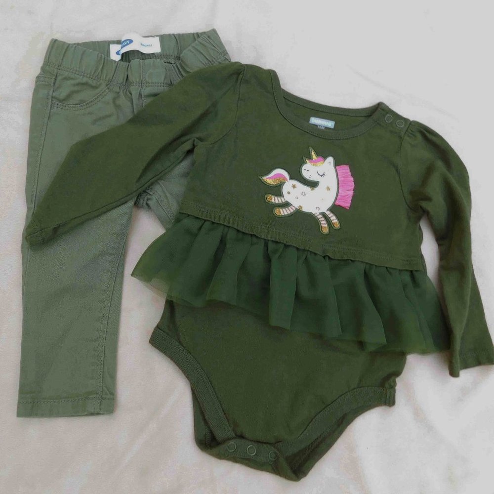 Bundle of 12-18M Old Navy Olive Jeggings & Garanimals Embellished Unicorn Onesie - Picture 1 of 4